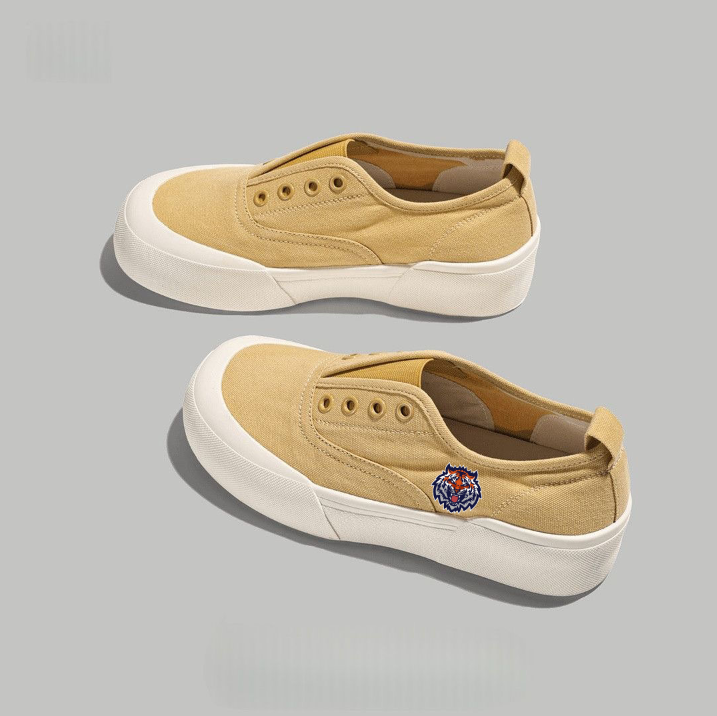 Artistic Tiger - Badge Platform Slip - Ons